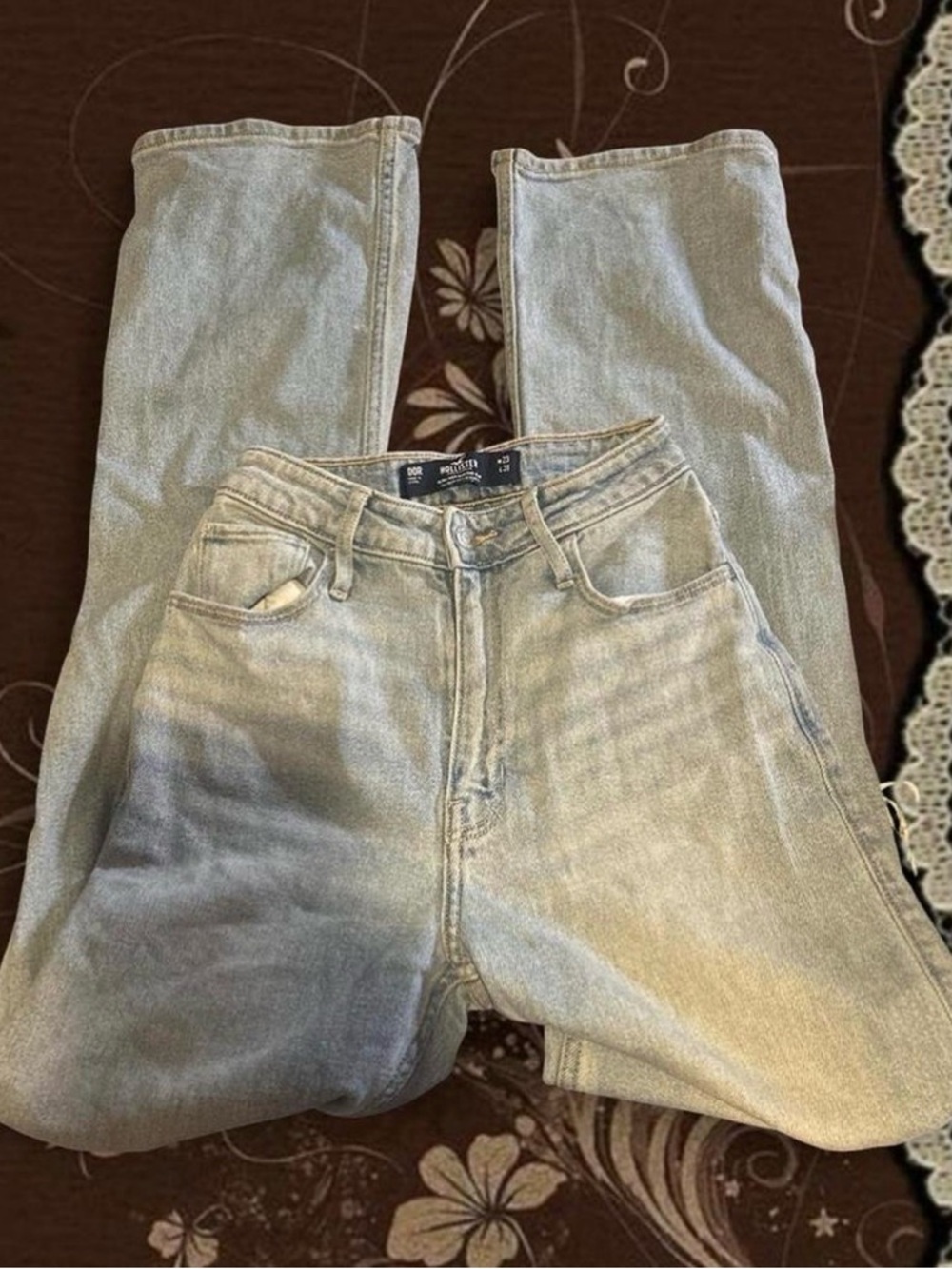 Adorable Hollister Lightwashed Ripped Highrise Dad Jeans <3